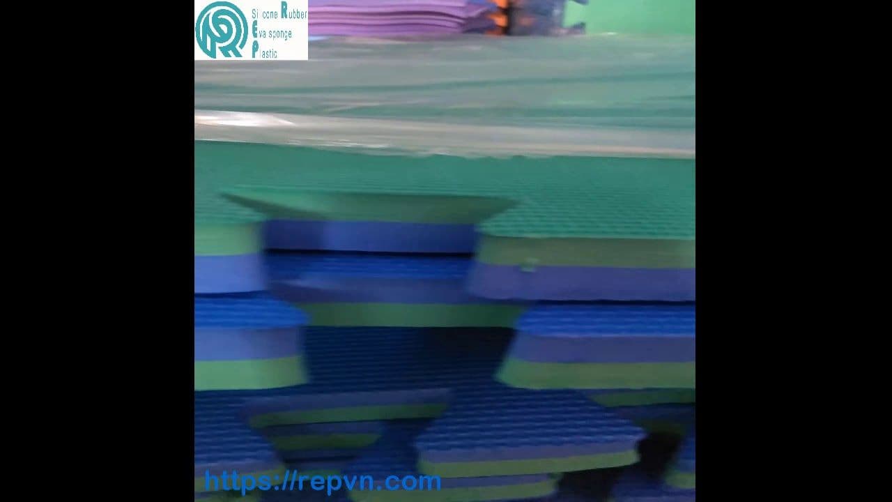 Thảm xốp 100cmx100cm