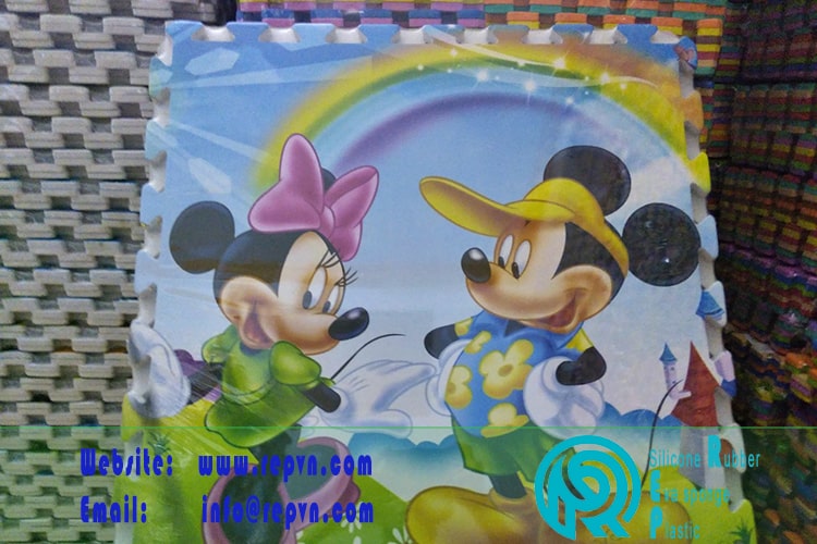 tham mut xop hoat hinh chuot mickey 60cm x 60cm min